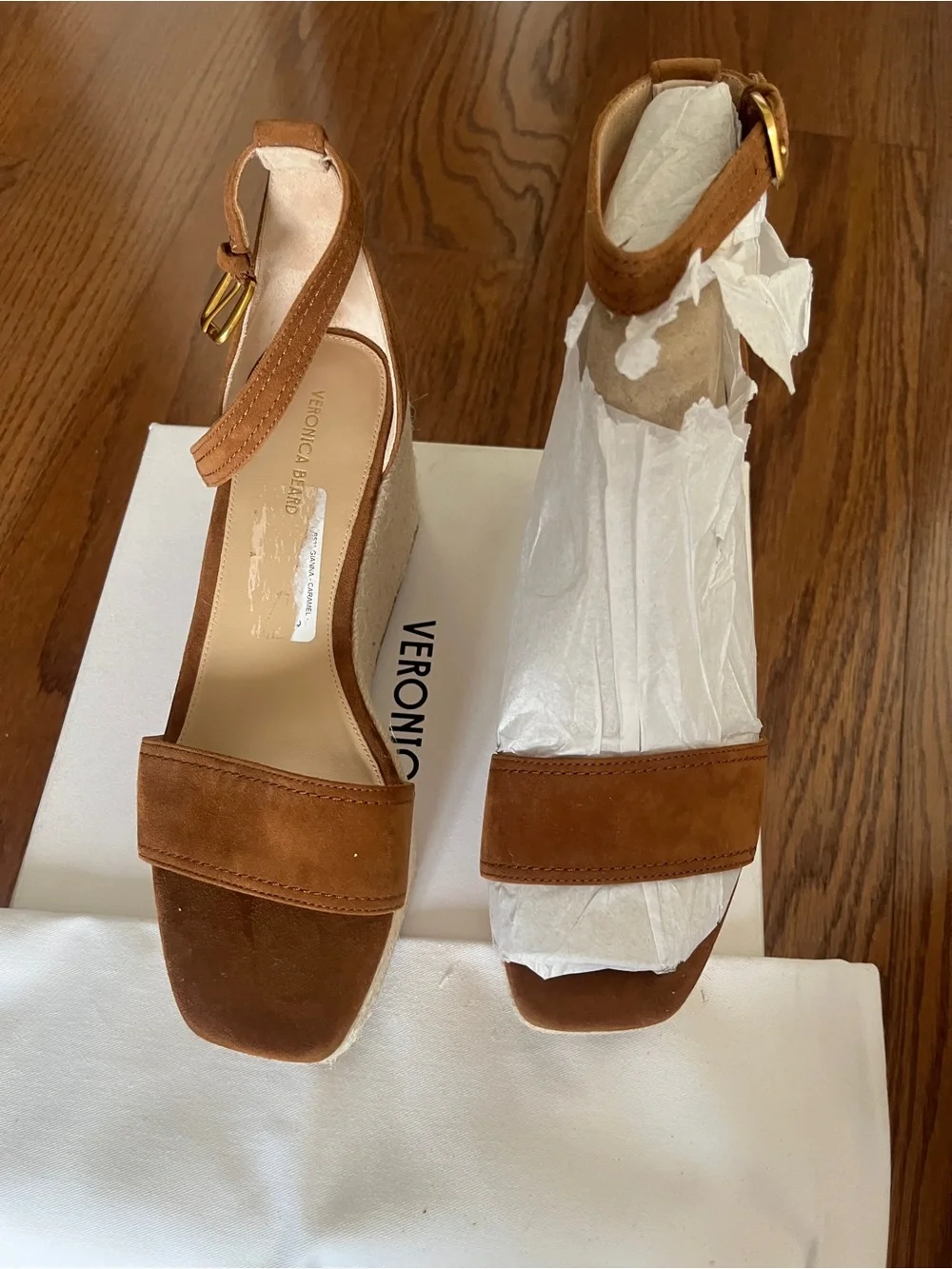 New Veronica Beard Caramel Gianna Sandals   Size 9.5